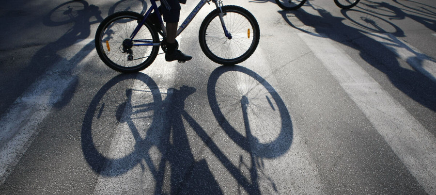 Пешеходам и велосипедистам - особое внимание