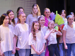 Сегодня в районном Доме культуры состоялся большой сольный концерт Анны Шарковской