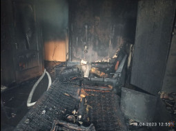 Сгорела комната в трехкомнатной квартире из-за портативной зарядки