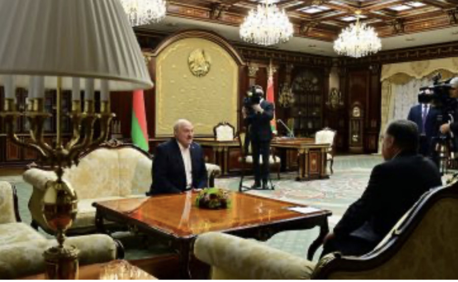 Лукашенко на встрече с Рахмоном заявил о готовности наращивать товарооборот и поддержал открытие мощного торгового центра