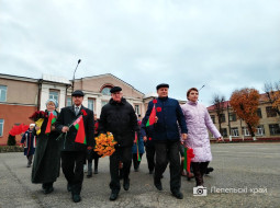 Торжественная церемония возложения цветов к памятнику В.И.Ленина в рамках празднования 106-й годовщины Октябрьской революции