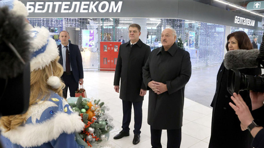 Лукашенко поручил распространить на всю Беларусь передовой опыт Минска по строительству подземного перехода по типу метро