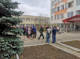 Во время пожара в Витебском государственном профессионально-техническом колледже легкой промышленности эвакуированы более 300 человек