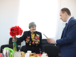 Представители районной власти поздравили ветеранов Великой Отечественной войны 