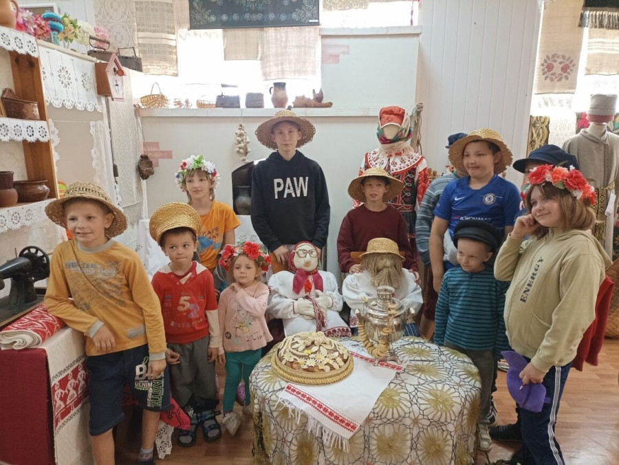 Дети из ГУО «Лепельский районный социально-педагогический центр» посетили Центр ремесел