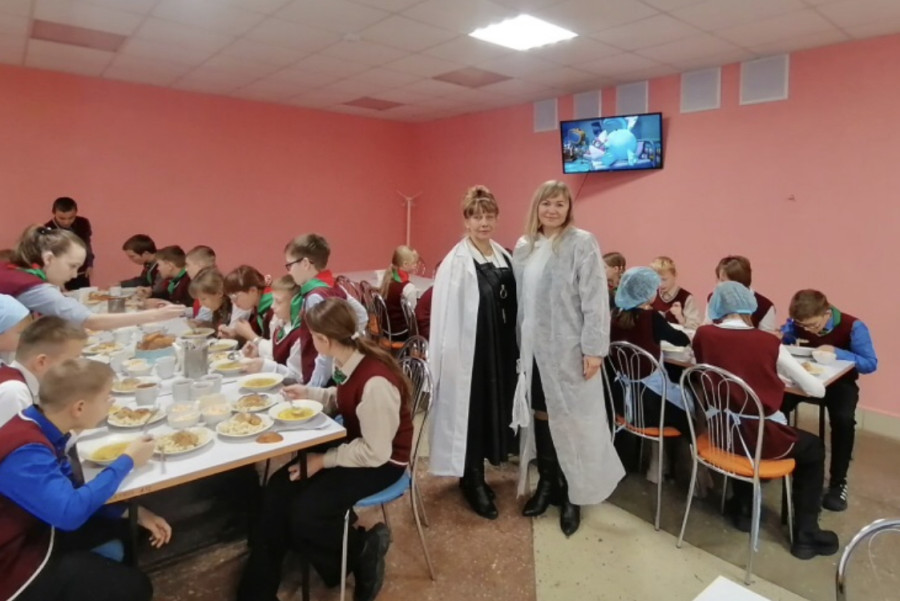 Районная комиссия по контролю за организацией питания посетила школу в Боровке