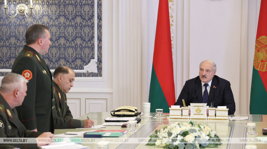 Кто угрожает Беларуси и как страна намерена себя защищать. Все подробности совещания у Лукашенко