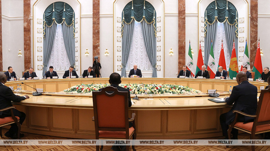 Лукашенко: Беларусь приветствует мирные инициативы глав африканских государств по урегулированию украинского кризиса