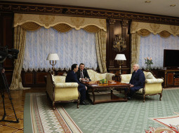 Лукашенко предлагает интенсифицировать сотрудничество Беларуси и Таджикистана