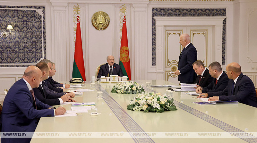 Лукашенко ждет виртуозной логистики от Минтранса и правительства