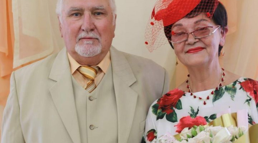 50-летие совместной жизни зарегистрировали Петр и Галина Сыс