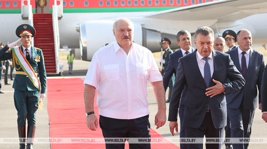 Лукашенко прилетел с официальным визитом в Таджикистан