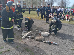 Яркая и бескомпромиссная борьба юных спасателей-пожарных Лепельского района