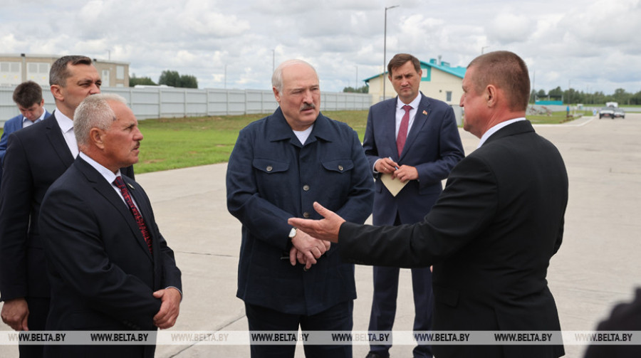 Александр Лукашенко: наша задача - за пятилетку уйти от диких ферм и построить технологичные комплексы