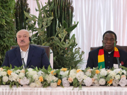 Лукашенко: Беларусь всегда готова подставить плечо Зимбабве