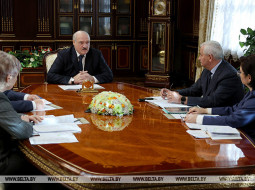 Кризис - это тяжело, но это шанс. Лукашенко видит новые возможности для легкой промышленности