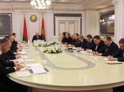 Лукашенко: пока против нас не ввели санкции, россияне и не знали, на что способны белорусы