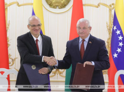 Беларусь и Венесуэла подписали пакет документов по итогам встречи в Минске