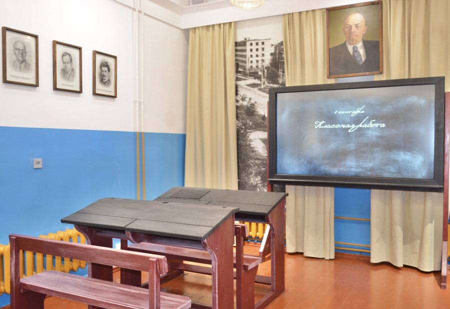 В Лепельском районном краеведческом музее открылась новая экспозиция “Школьный музей”