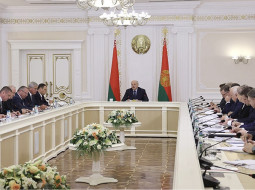 Лукашенко распорядился с 6 октября ввести запрет на повышение цен в Беларуси